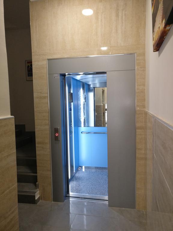 Appartement Angosta Del Carmen à Málaga Extérieur photo