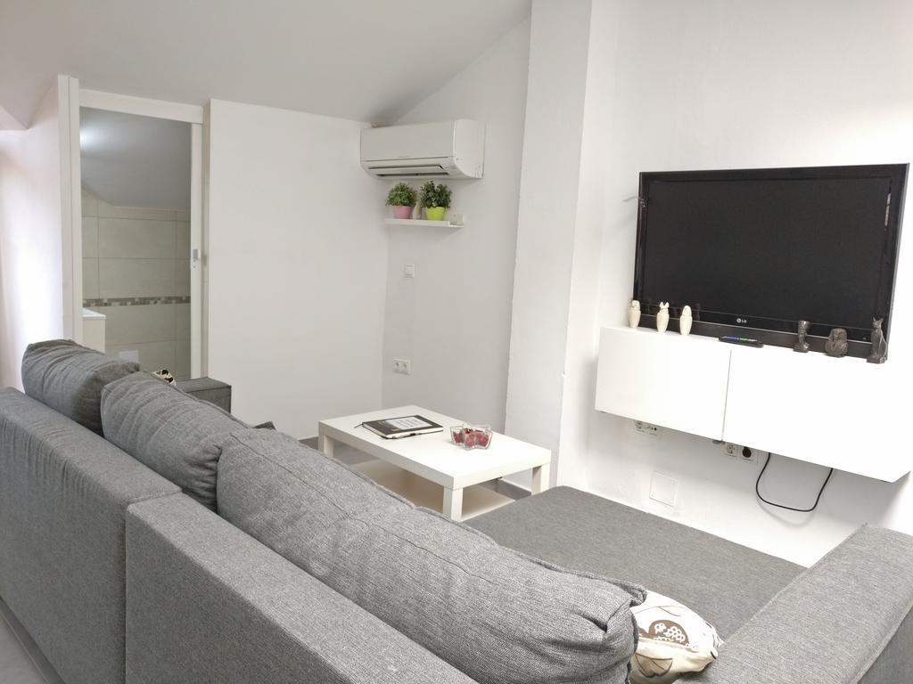 Appartement Angosta Del Carmen à Málaga Extérieur photo