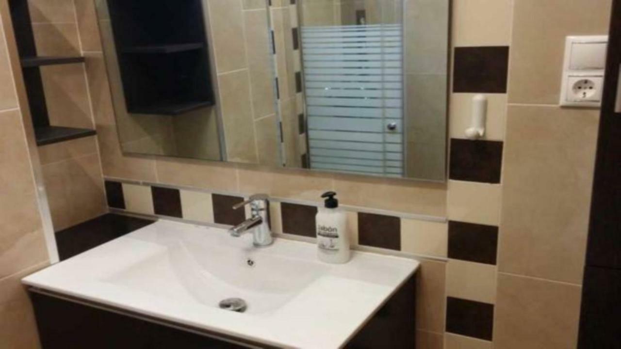 Appartement Angosta Del Carmen à Málaga Extérieur photo